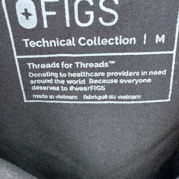 Figs - Casma Three-Pocket Scrub Top - Medium - Black - Picture 8 of 8